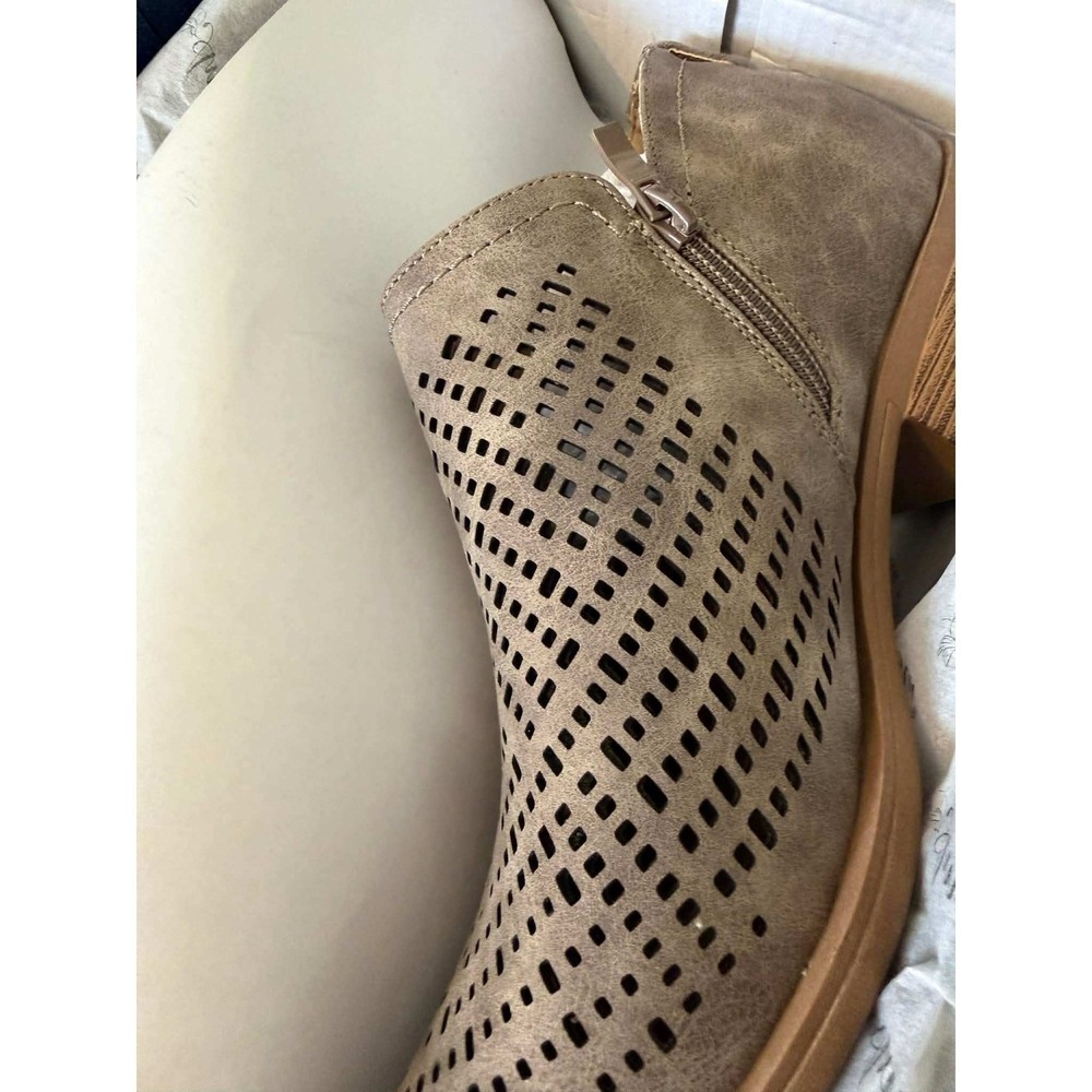 Amanda‎ Blu Birch Laser-Cut Shootie Taupe Ankle Boots Womens 10 NEW - Picture 5 of 6